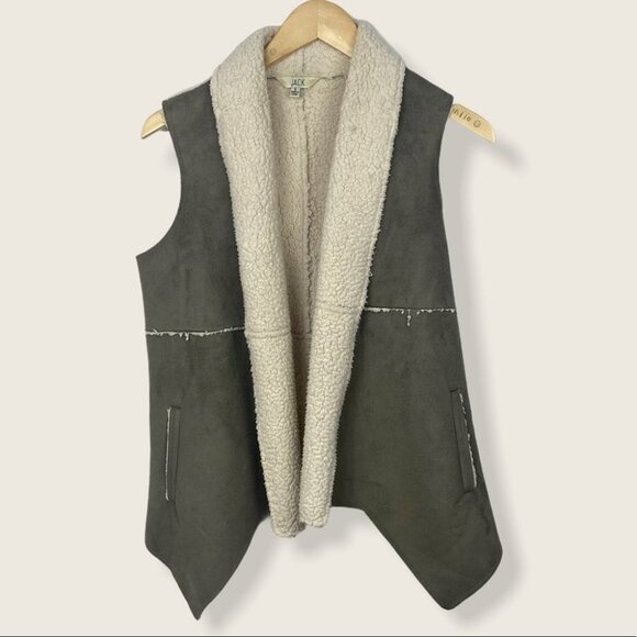 Revolve BB Dakota Levy Shearling Fleece Vest Faux Fur Size Small Walnut Brown - Picture 3 of 10